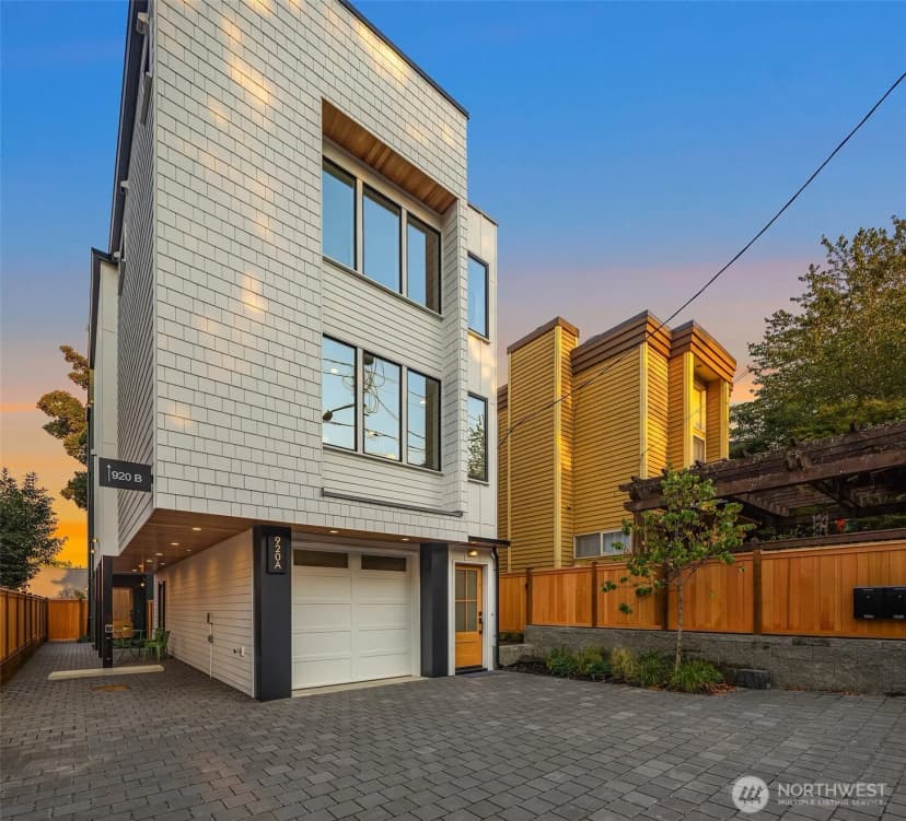 Property photo for 920 34th Avenue #a, Seattle photo 8