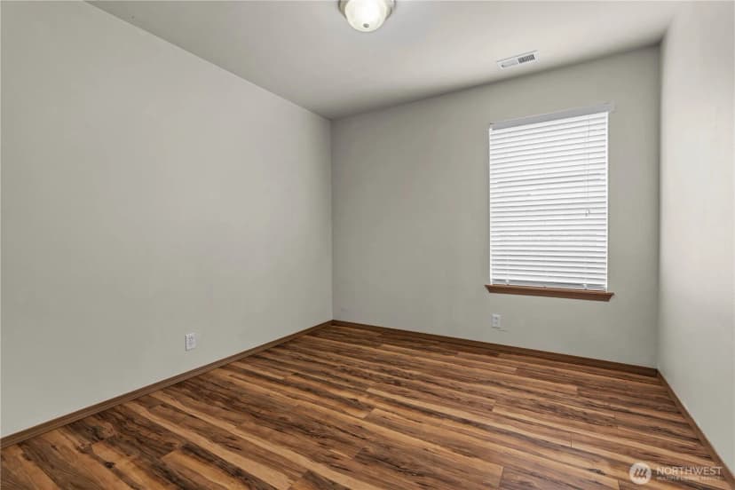 Property photo for 109 Weaver Street Ne, Orting photo 19