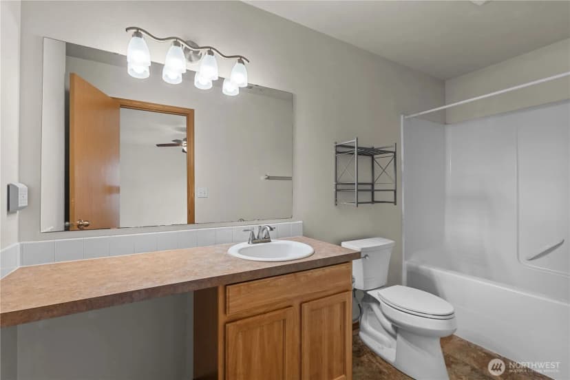 Property photo for 109 Weaver Street Ne, Orting photo 15
