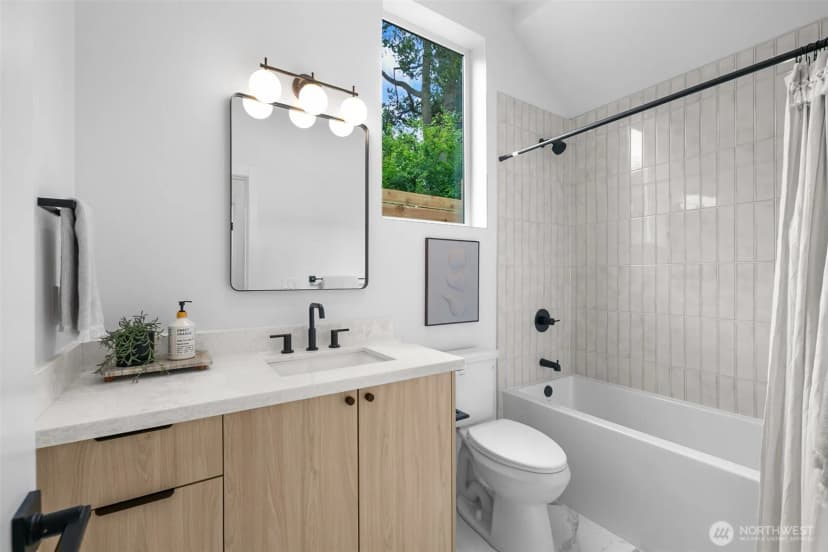 Property photo for 3424 20th Avenue S, Seattle photo 25