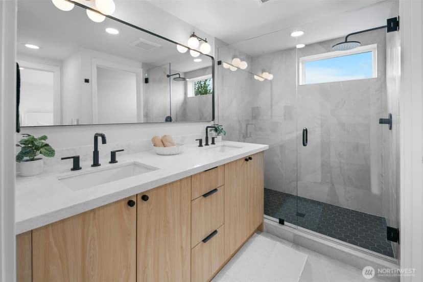 Property photo for 3424 20th Avenue S, Seattle photo 16