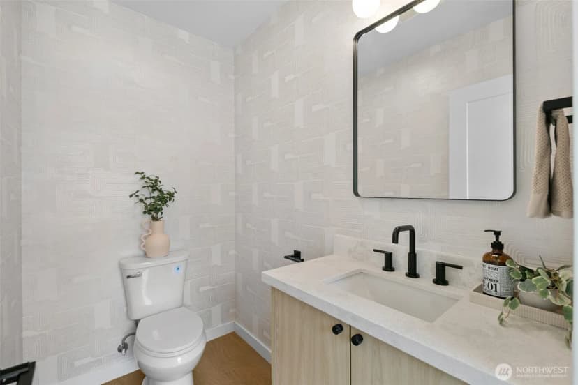 Property photo for 3424 20th Avenue S, Seattle photo 12