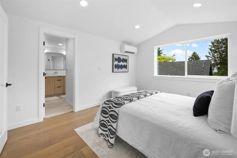 Property photo for 3424 20th Avenue S, Seattle photo 15