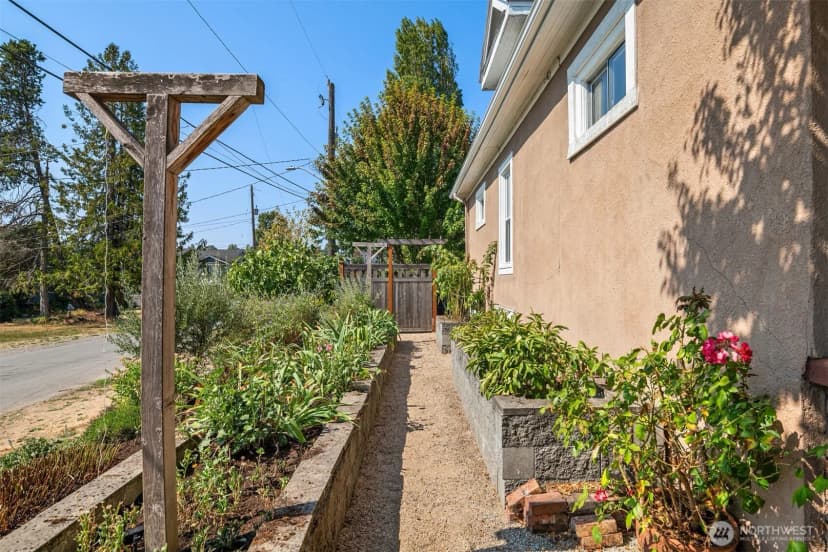 Property photo for 7641 46th Avenue S, Seattle photo 26