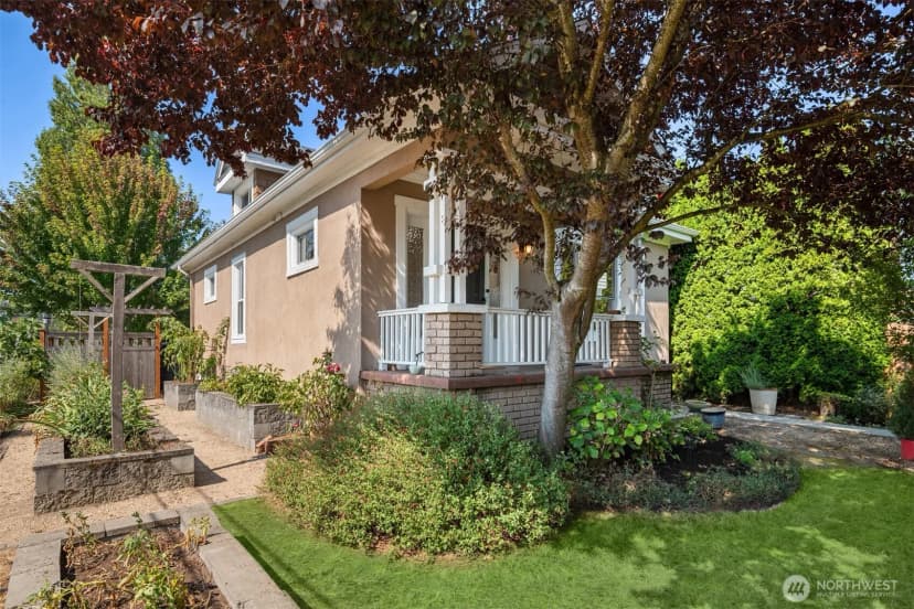 Property photo for 7641 46th Avenue S, Seattle photo 3