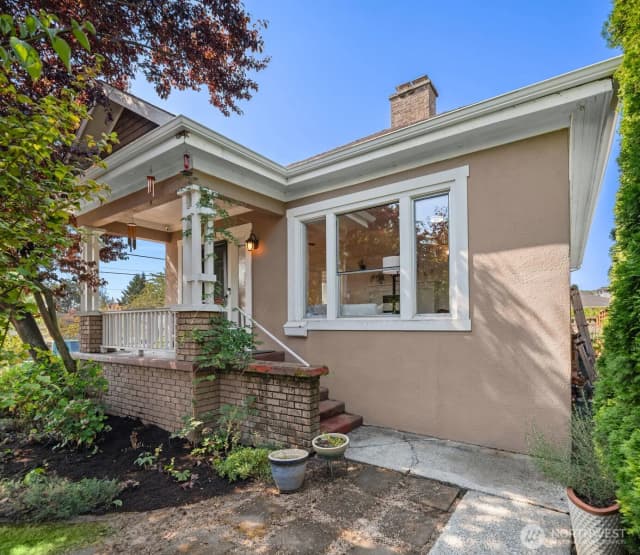 Property photo for 7641 46th Avenue S, Seattle photo 2