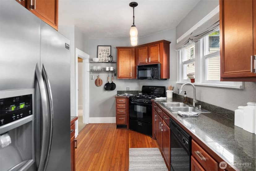 Property photo for 7641 46th Avenue S, Seattle photo 10