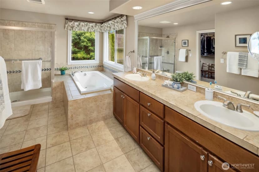 Property photo for 27519 Se 28th Place, Sammamish photo 25