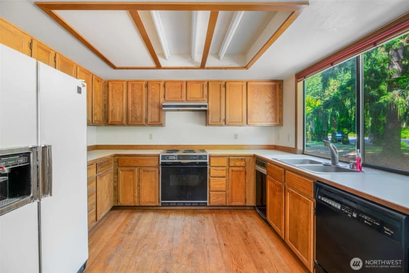 Property photo for 21229 Ne 14th Place, Sammamish photo 12