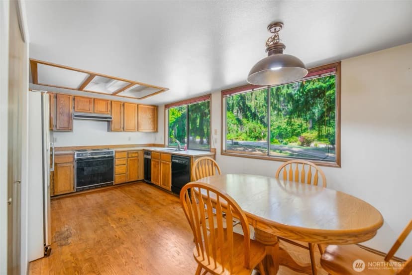 Property photo for 21229 Ne 14th Place, Sammamish photo 10