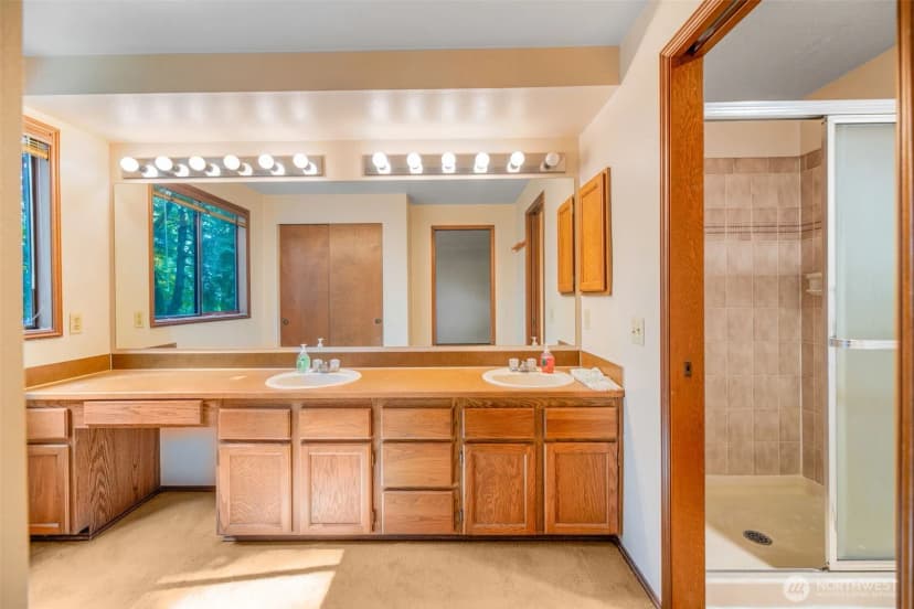 Property photo for 21229 Ne 14th Place, Sammamish photo 19
