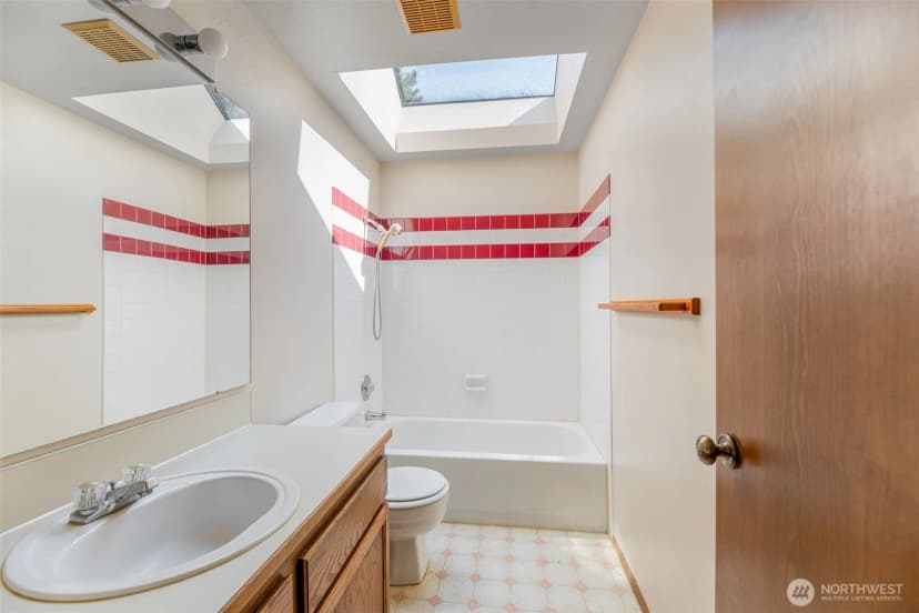 Property photo for 21229 Ne 14th Place, Sammamish photo 15
