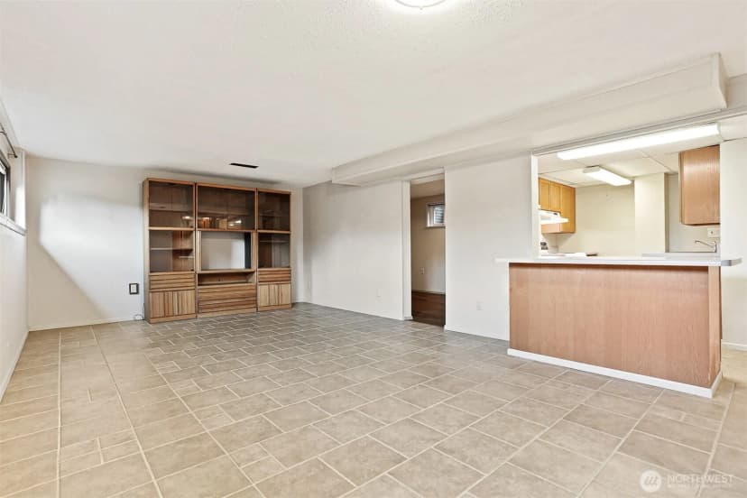 Property photo for 1807 N 170th Street, Shoreline photo 22