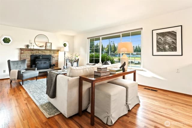 Property photo for 1807 N 170th Street, Shoreline photo 2
