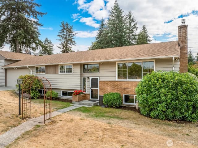 Property photo for 1807 N 170th Street, Shoreline