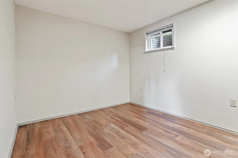 Property photo for 1807 N 170th Street, Shoreline photo 24