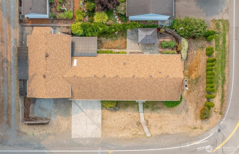 Property photo for 1807 N 170th Street, Shoreline photo 35