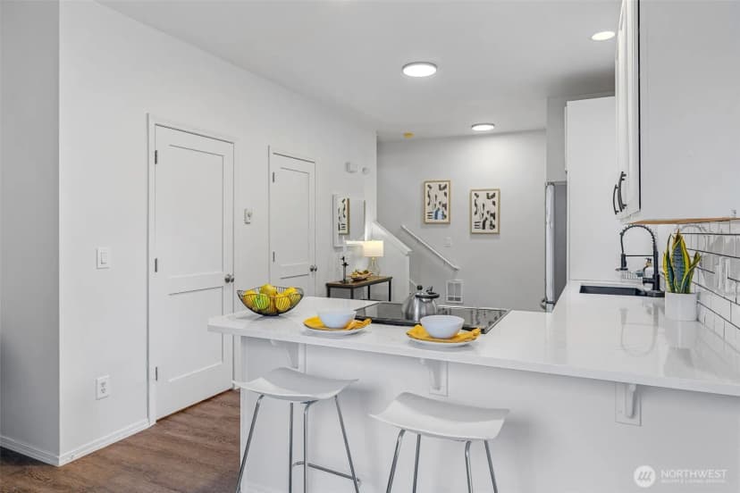 Property photo for 4802 Delridge Way Sw, Seattle photo 6