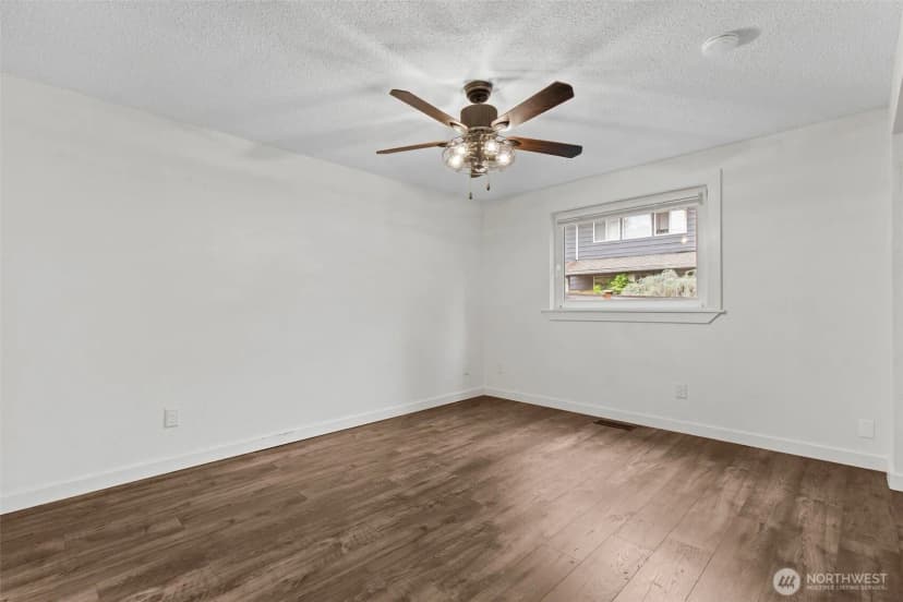 Property photo for 232 144th Street Se, Everett photo 17
