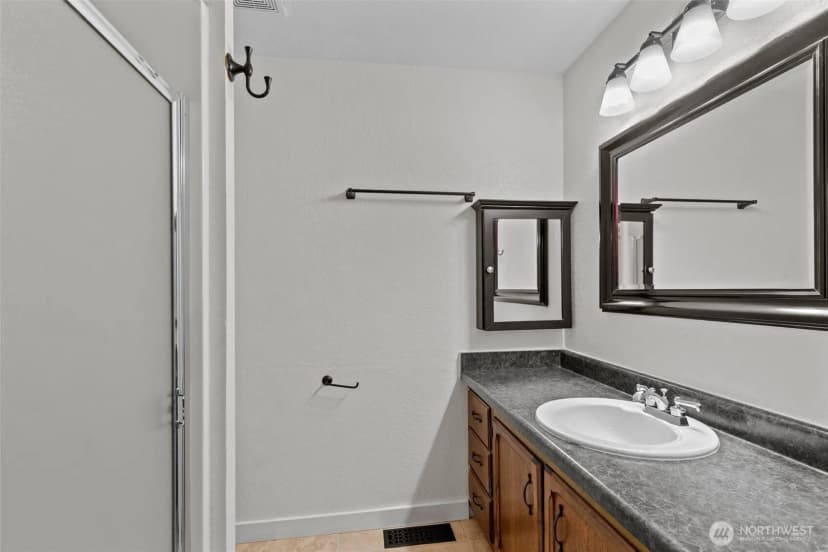 Property photo for 232 144th Street Se, Everett photo 20