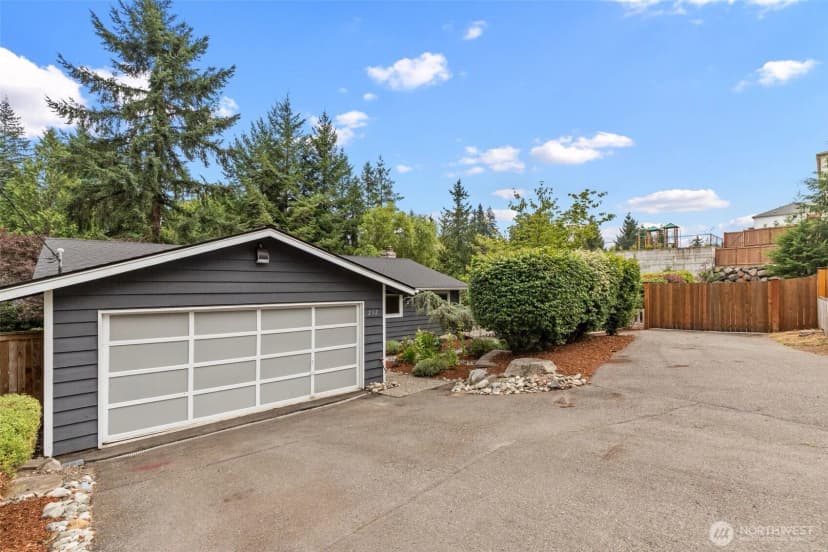 Property photo for 232 144th Street Se, Everett photo 2