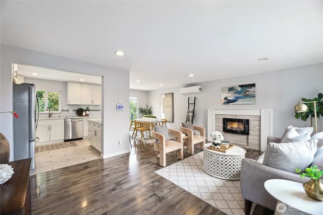 Property photo for 9642 13th Avenue Sw, Seattle