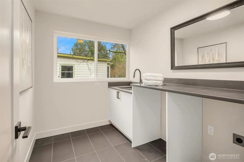 Property photo for 8823 Ashworth Avenue N, Seattle photo 16