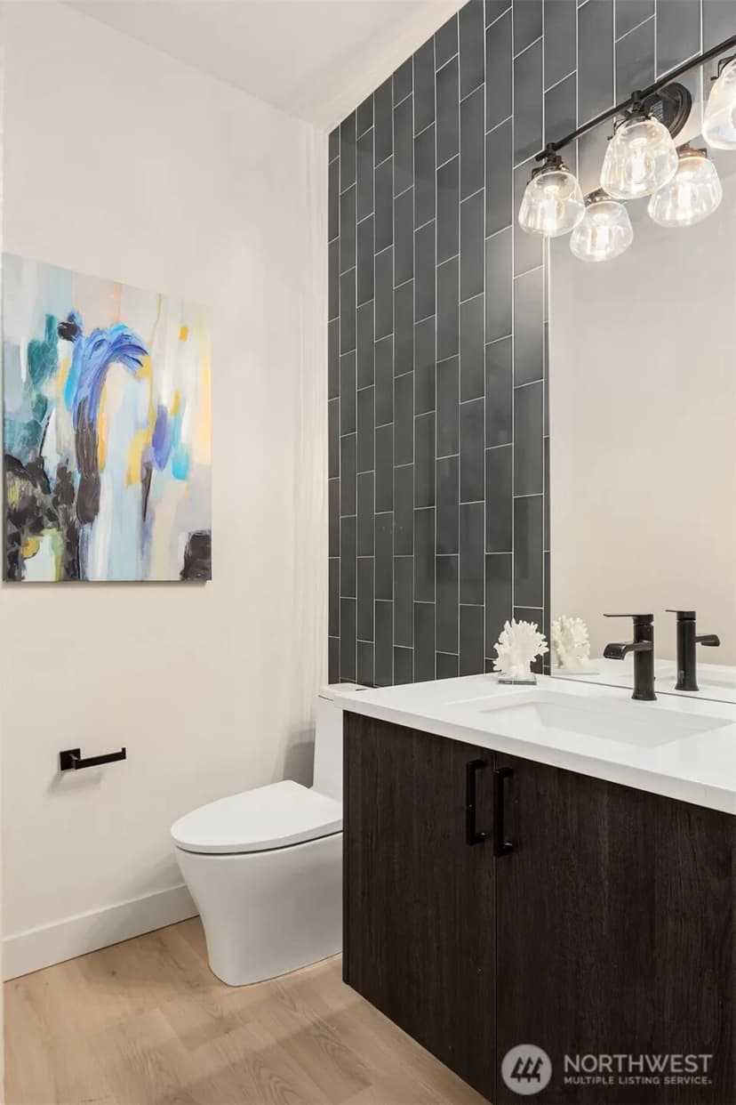 Property photo for 8823 Ashworth Avenue N, Seattle photo 11