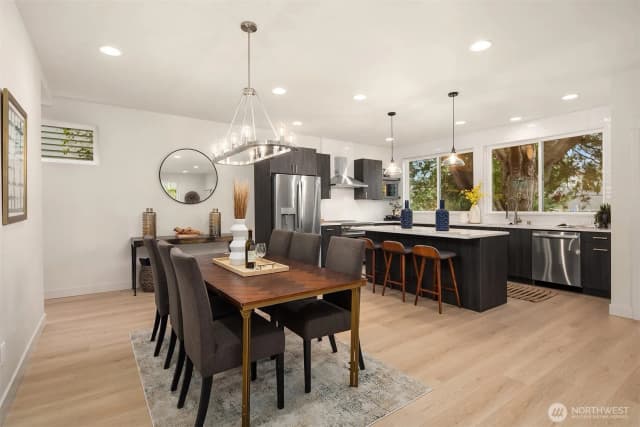 Property photo for 8823 Ashworth Avenue N, Seattle photo 4
