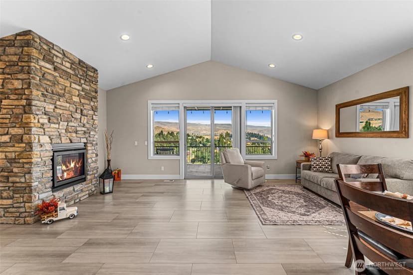Property photo for 3525 Dianna Way, Wenatchee photo 4