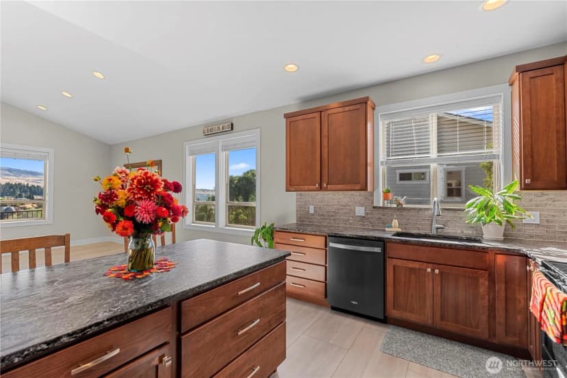 Property photo for 3525 Dianna Way, Wenatchee photo 6