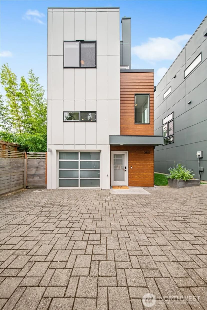 Property photo for 3807 Ashworth Avenue N, Seattle photo 9