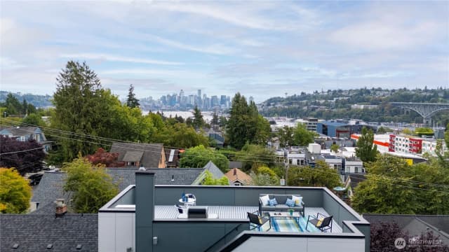 Property photo for 3807 Ashworth Avenue N, Seattle photo 4
