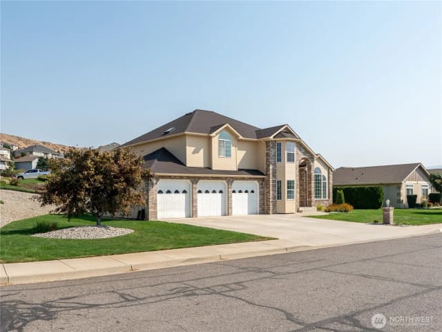 Property photo for 1649 Huntwood Lane, East Wenatchee photo 2