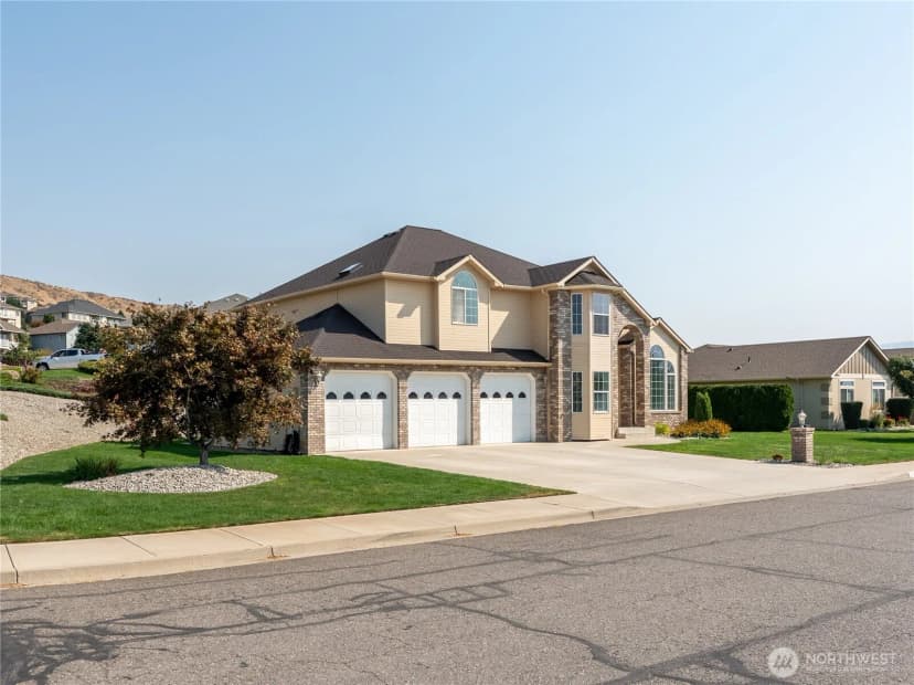 Property photo for 1649 Huntwood Lane, East Wenatchee photo 2