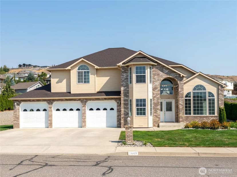 Property photo for 1649 Huntwood Lane, East Wenatchee