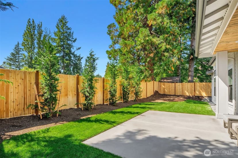 Property photo for 1015 165th Place Ne, Bellevue photo 27