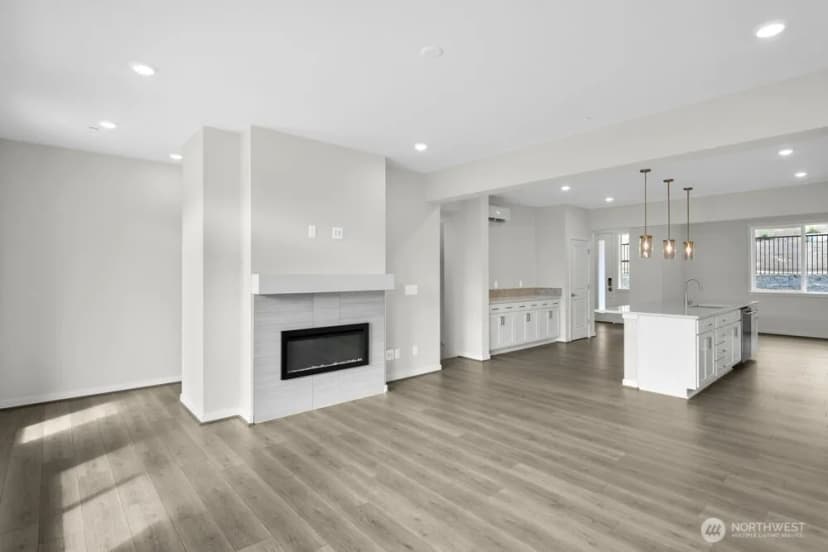 Property photo for 13216 Ne 127th Court #b, Kirkland photo 5