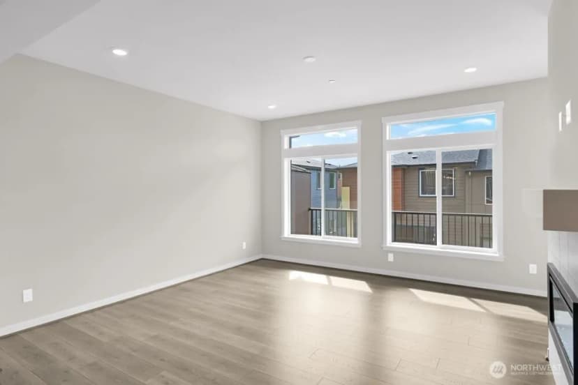 Property photo for 13216 Ne 127th Court #b, Kirkland photo 4