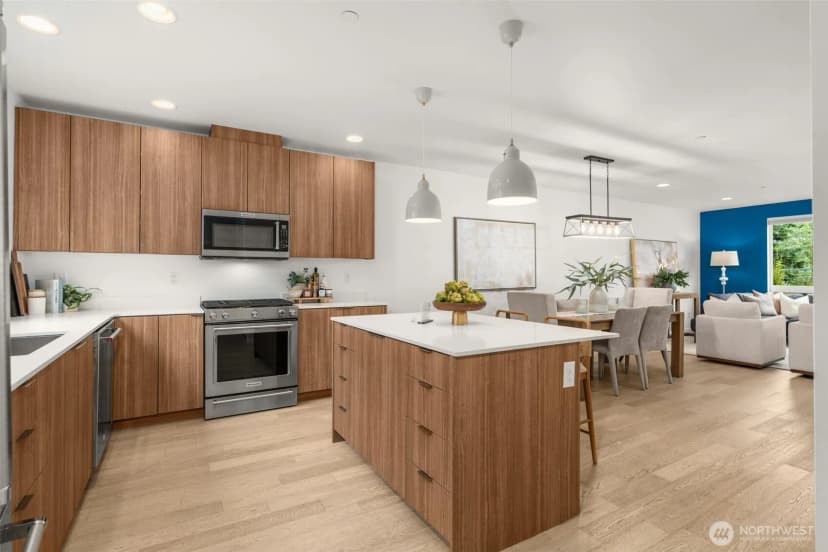 Property photo for 6454 Ne 181st Street #102, Kenmore photo 3