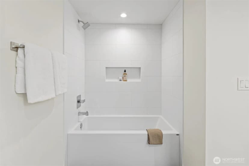 Property photo for 16551 Ne 27th Street, Bellevue photo 16