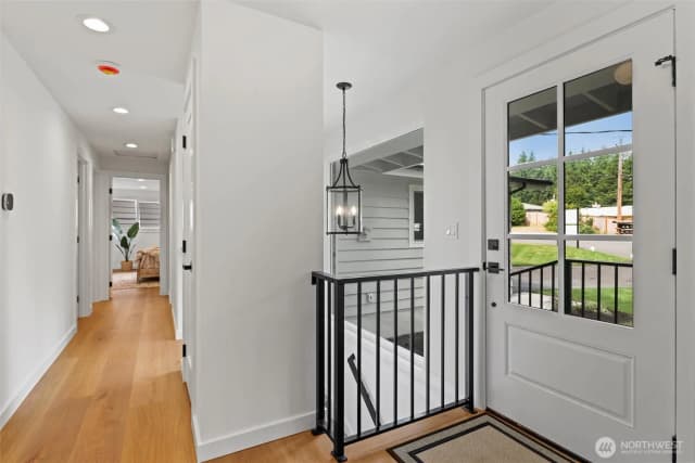 Property photo for 16551 Ne 27th Street, Bellevue photo 4