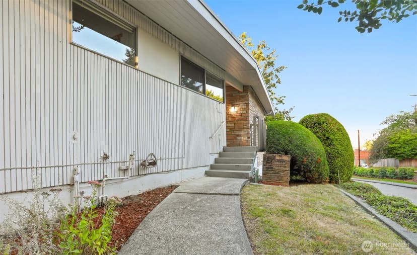 Property photo for 650 W Cremona Street, Seattle photo 3