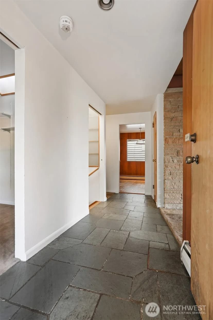 Property photo for 650 W Cremona Street, Seattle photo 4