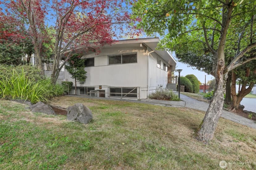 Property photo for 650 W Cremona Street, Seattle photo 19