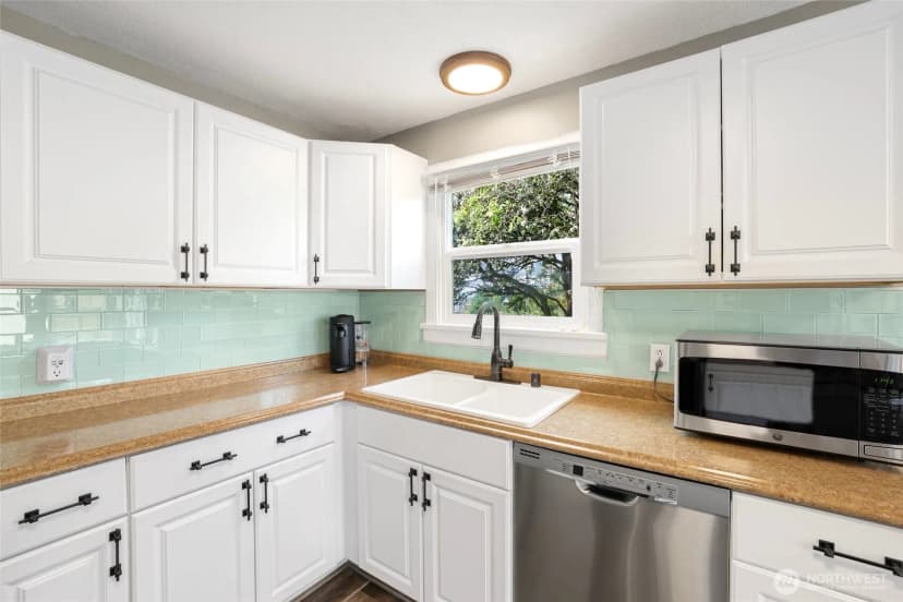 Property photo for 1407 S 41st Street, Tacoma photo 10