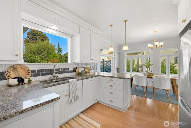 Property photo for 2914 Cornwall Avenue, Bellingham photo 4