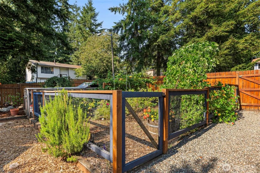 Property photo for 23403 Se 267th Street, Maple Valley photo 37
