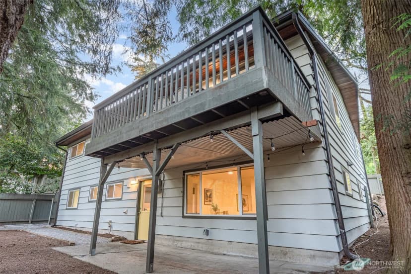 Property photo for 2329 Ne 103rd Street, Seattle photo 28