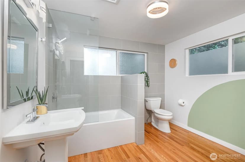 Property photo for 2329 Ne 103rd Street, Seattle photo 14